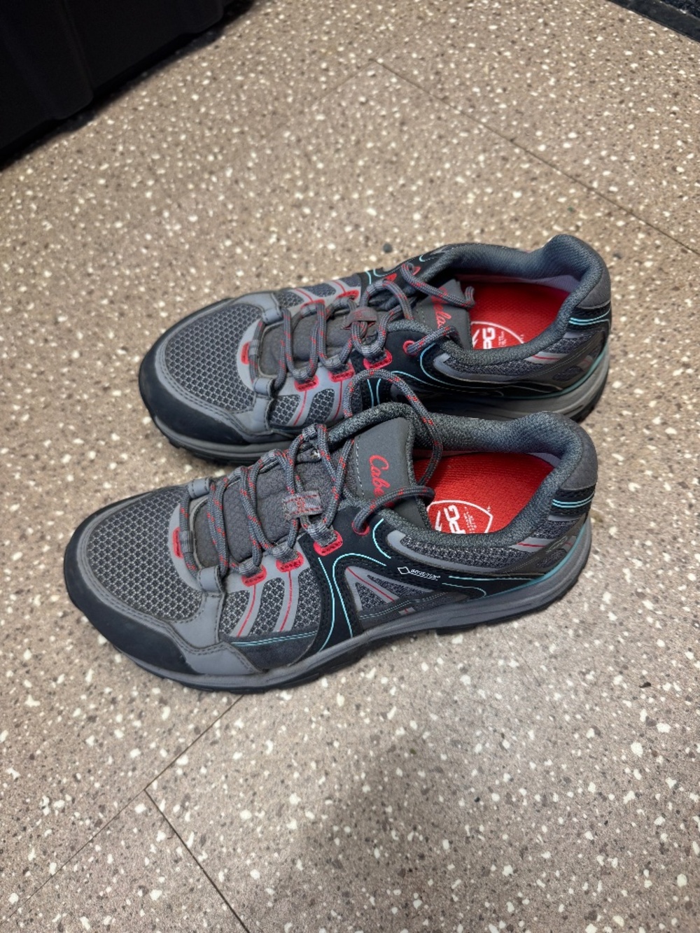Cabelas Women’s XPG 2.0 waterproof low hikers w/GORE-TEX vibram shoes